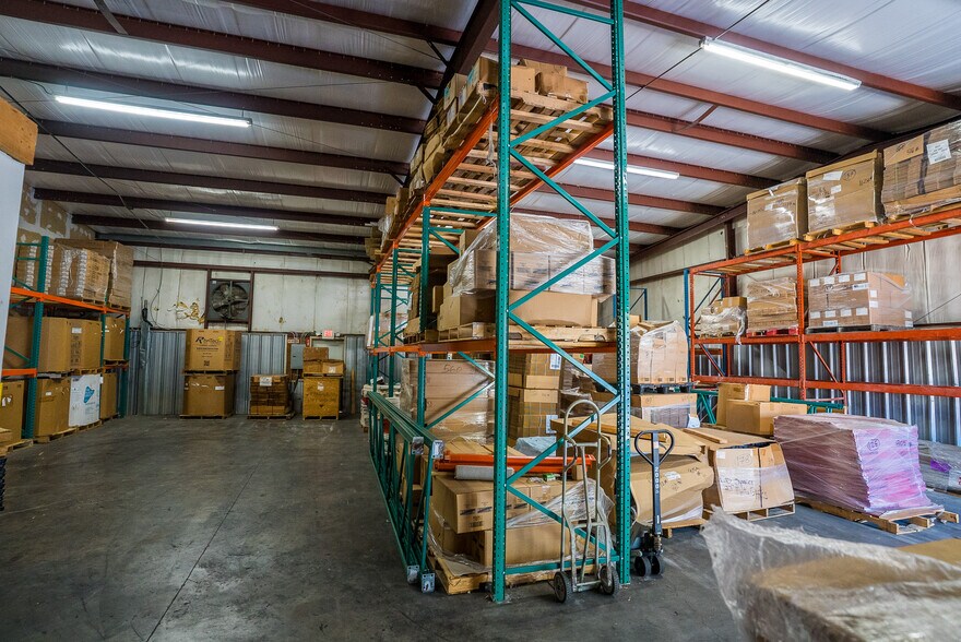 More Photos Of 855 Dunbar Ave, Oldsmar Warehouse For Lease