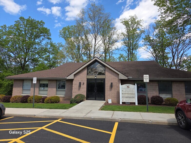 Primary Photo Of 4255 US Highway 9, Freehold Medical For Lease