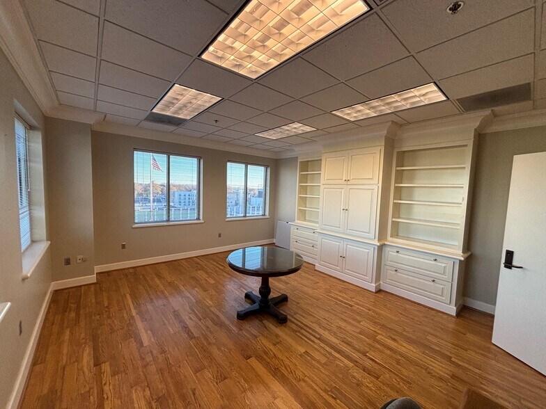 More Photos Of 21 SE 3rd St, Evansville Office For Lease