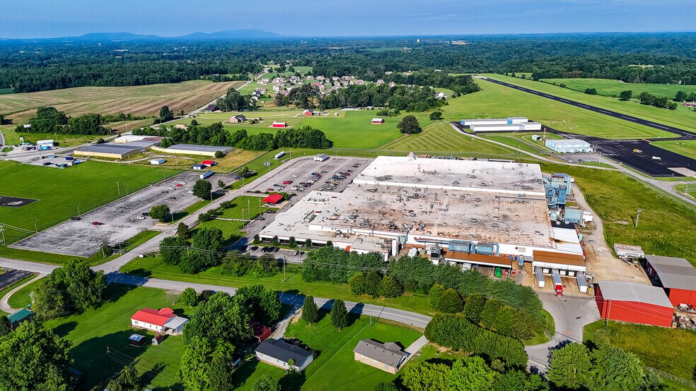 More Photos Of 1 Grizzly Ln, Smithville Manufacturing For Lease