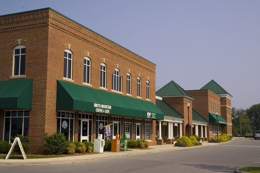 More Photos Of 95 Westlake Rd, Hardy Unknown For Lease