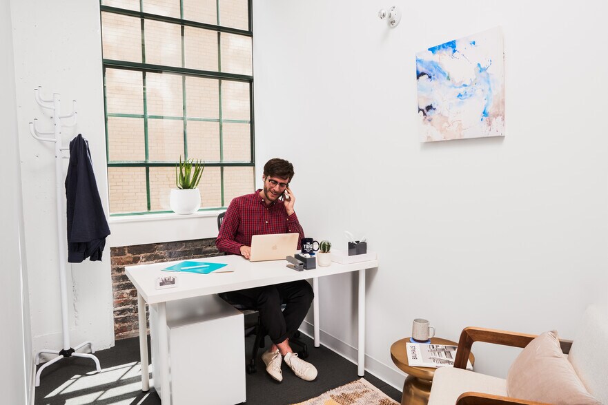 More Photos Of 15-21 S 11th St, Philadelphia Coworking Space
