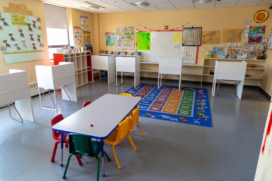 More Photos Of 1460 Livingston Ave, North Brunswick Warehouse For Lease