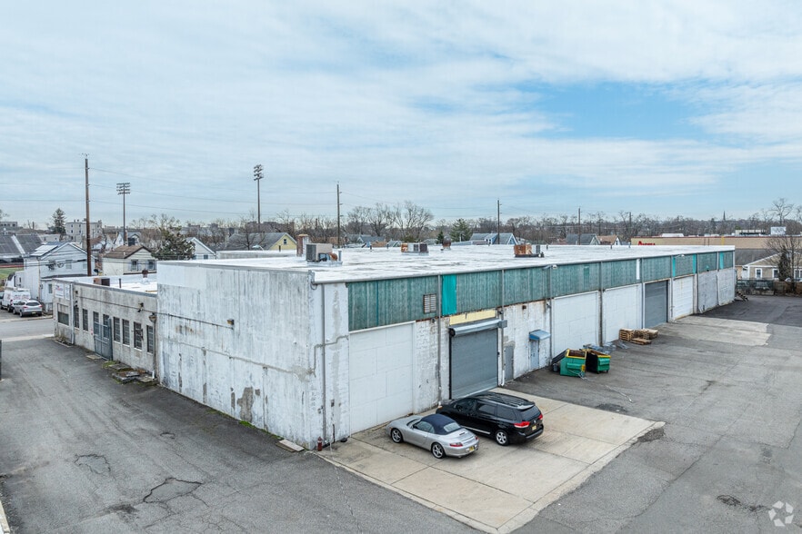 More Photos Of 55 S Jefferson St, Orange Warehouse For Sale