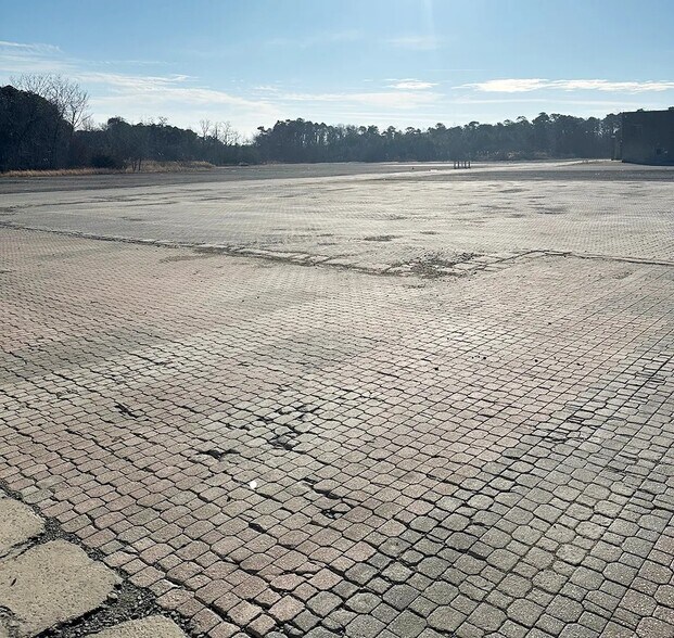 More Photos Of 975 Burnt Tavern Rd, Brick Industrial For Lease