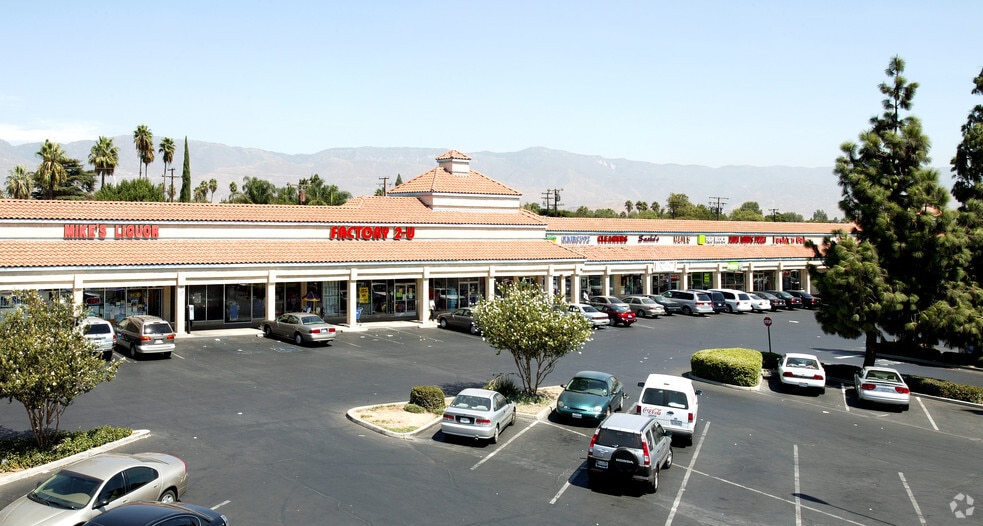 More Photos Of 158-250 E Base Line Rd, Rialto Unknown For Lease