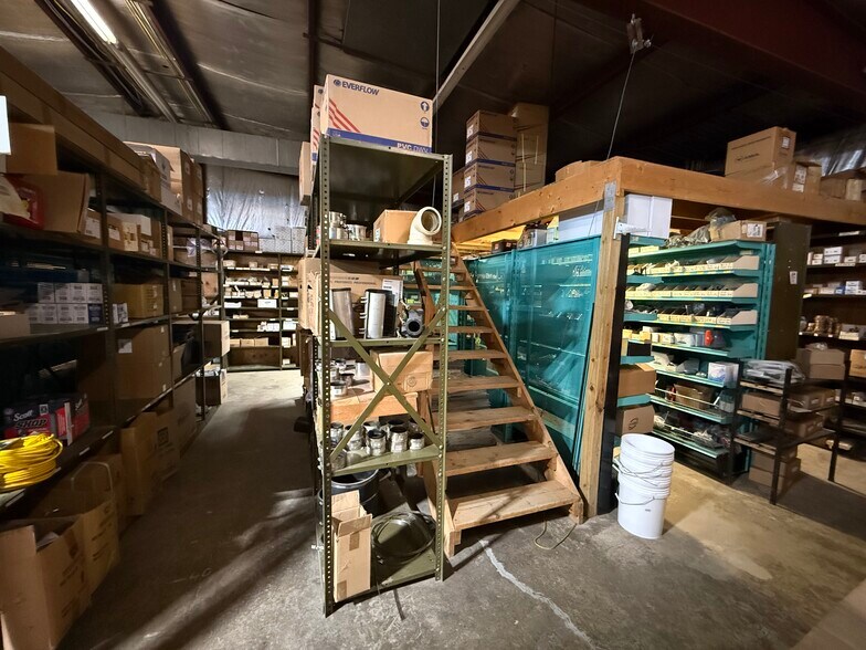 More Photos Of 534 Virginia Ave, Fairmont Freestanding For Sale