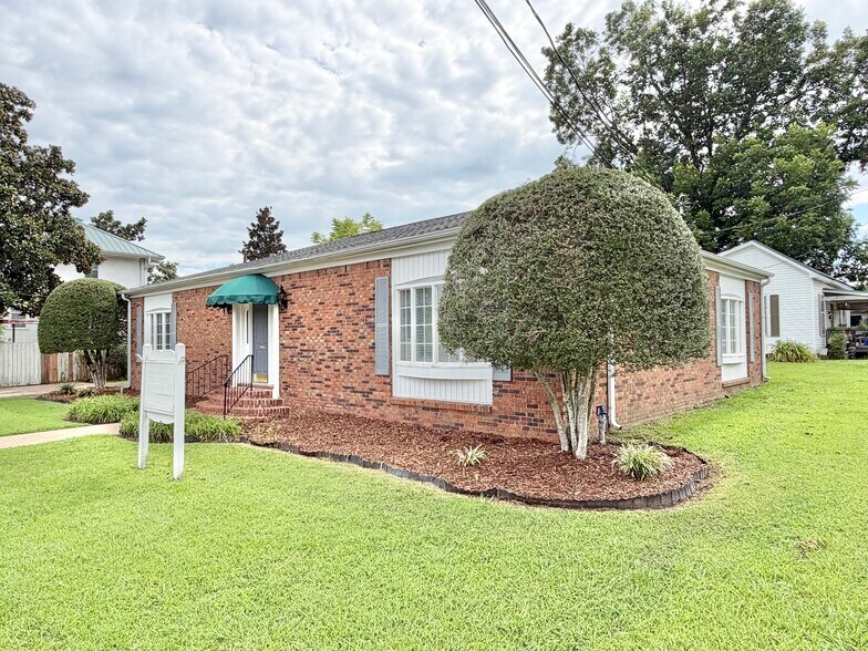 More Photos Of 105 N Hickory St, Aberdeen Flex For Sale