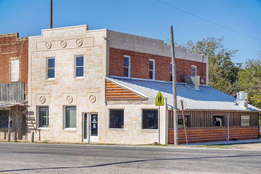 Primary Photo Of 111 E Dempsey St, Bryson General Retail For Sale