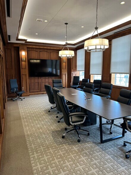 More Photos Of 16740 Birkdale Commons Pky, Huntersville Office Residential For Lease