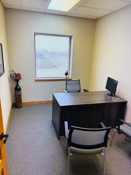 More Photos Of 75 N Main St, Mount Clemens Office For Sale