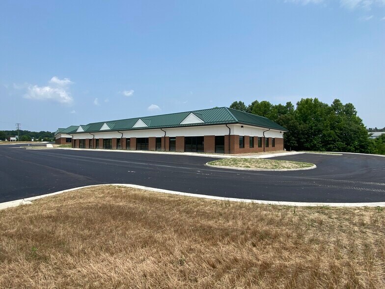 More Photos Of 25210 Hofheimer Way, North Dinwiddie Unknown For Lease