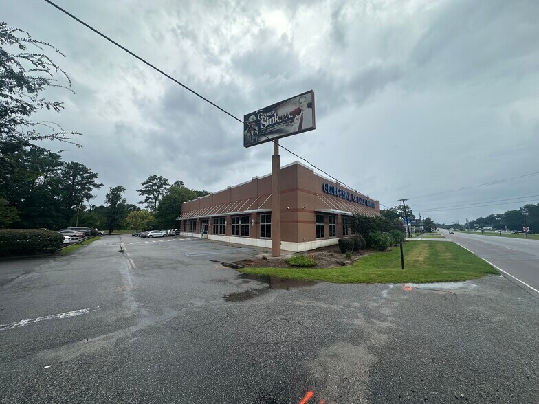 More Photos Of 7053 Rivers Ave, Charleston Office For Sale