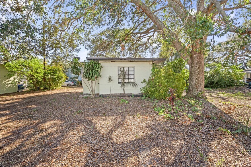 More Photos Of 13642 N Florida Ave, Tampa Freestanding For Sale