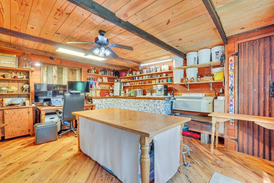 More Photos Of 1871 GA Highway 99, Brunswick Specialty For Sale