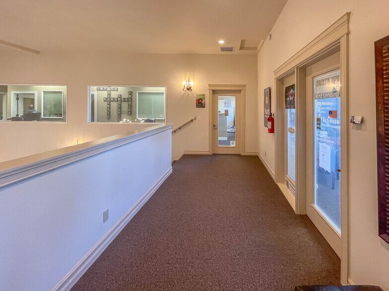 More Photos Of 2198 NE Stephens St, Roseburg Medical For Sale