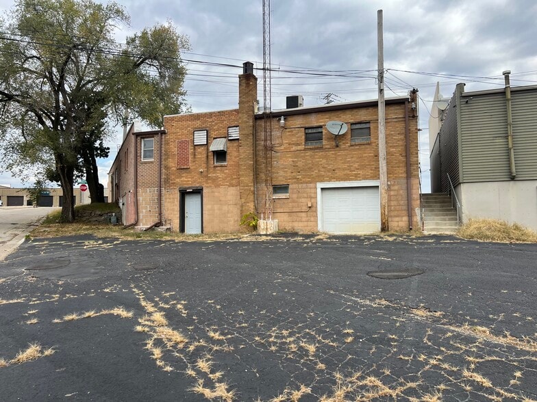 More Photos Of 4415 Charles St, Rockford General Retail For Sale