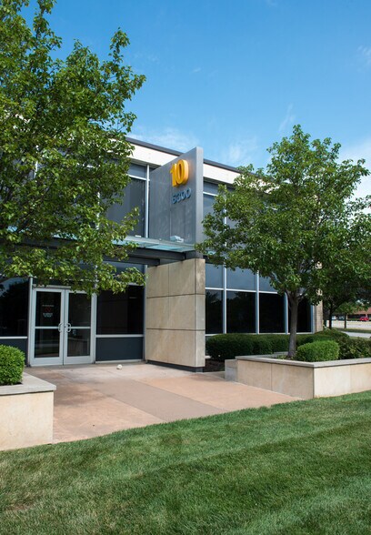 More Photos Of 6811 Shawnee Mission Pky, Overland Park Unknown For Sale