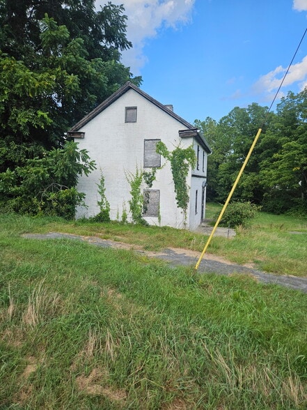 More Photos Of 3583 Scotland Rd, Scotland Schools For Sale