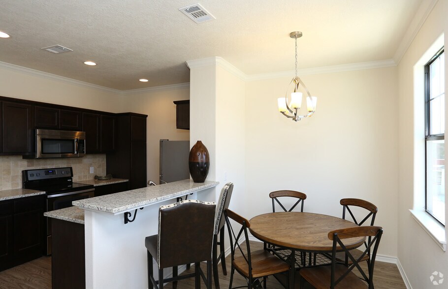 More Photos Of 2888 Nash St, Bryan Apartments For Sale