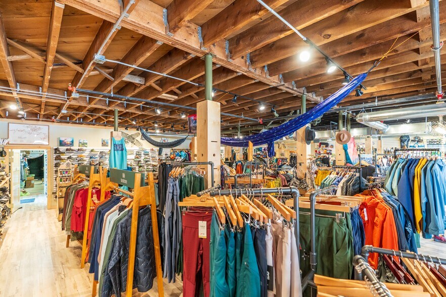 More Photos Of 632 Mount Rushmore Rd, Custer Specialty For Sale