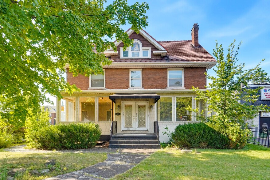 Primary Photo Of 3400 W Tuscarawas St, Canton Freestanding For Sale