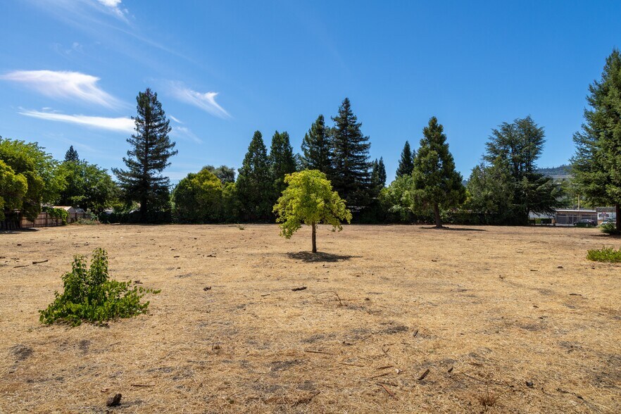 More Photos Of 817 Waugh Ln, Ukiah Land For Sale