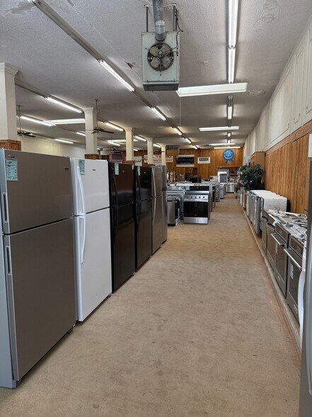 More Photos Of 122 W 7th St, Hanford Storefront Retail Office For Sale