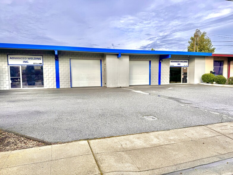 Primary Photo Of 1088 Independence Ave, Mountain View Warehouse For Lease