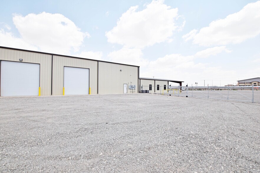 More Photos Of 13800 W Interstate 20 E, Odessa Industrial For Lease