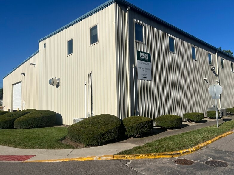 Primary Photo Of 257 E Randolph St, Nappanee Light Manufacturing For Sale