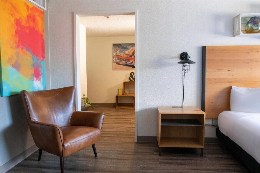 More Photos Of 2850 S Circle Dr, Colorado Springs Hotel For Sale