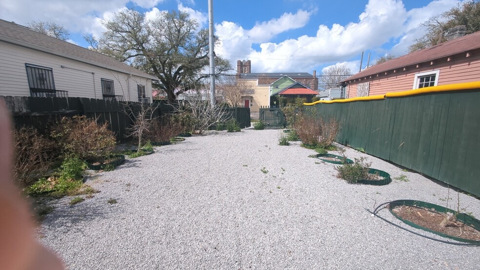 More Photos Of 1440 N Dorgenois St, New Orleans Freestanding For Lease