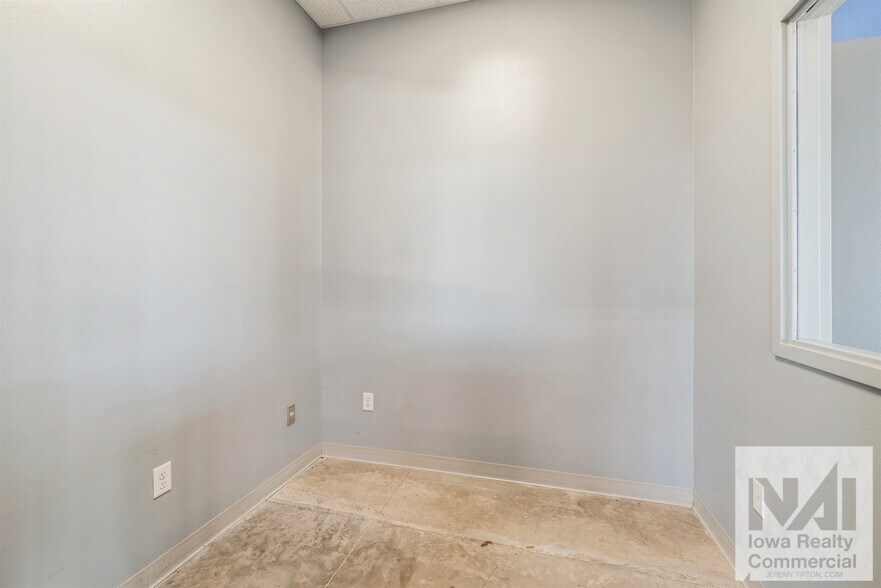 More Photos Of 680 Meade Dr, North Liberty Unknown For Sale