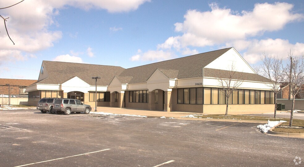 More Photos Of 34620 Utica Rd, Fraser Office For Lease