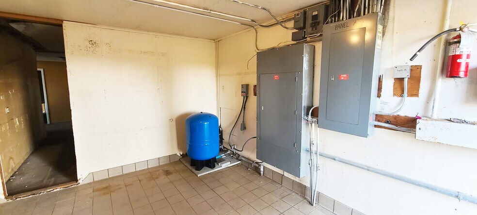 More Photos Of 14417 S L-56d, Brady Convenience Store For Sale