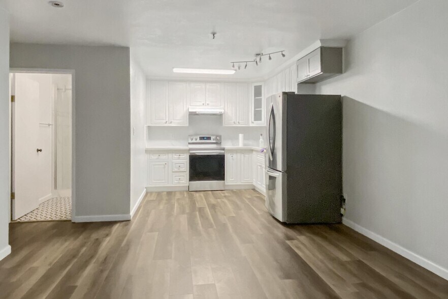More Photos Of 459 Stow Ave, Oakland Apartments For Sale