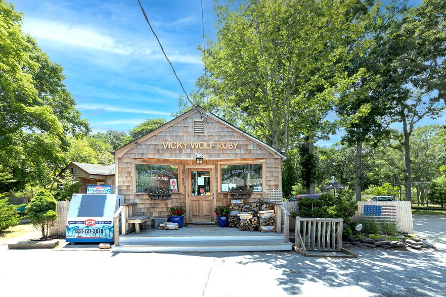 More Photos Of 472 Old Stone Hwy, East Hampton Storefront Retail Residential For Sale