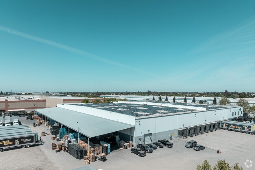 Primary Photo Of 4547 Frontier Way, Stockton Refrigeration Cold Storage For Sale