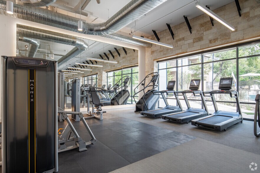 More Photos Of 5100 Bolm Rd, Austin Apartments For Lease