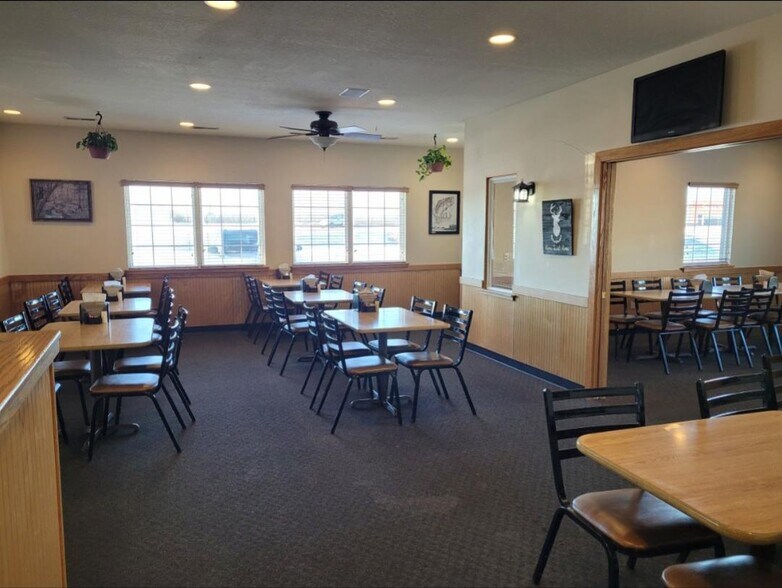 More Photos Of 1703 Oak St, Canton General Retail For Sale