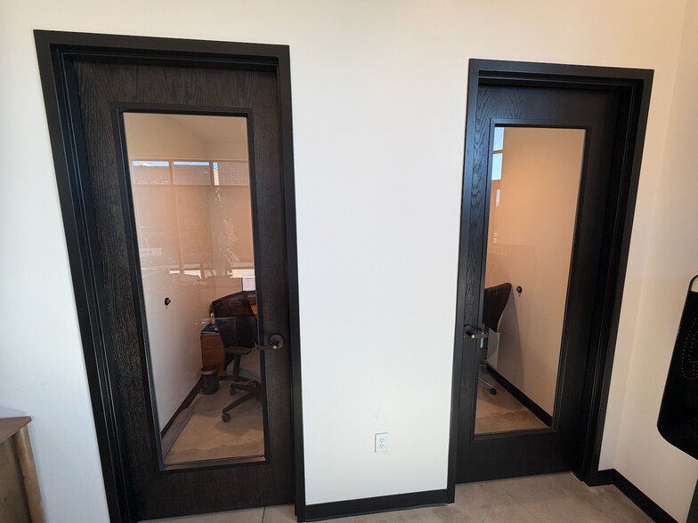 More Photos Of 827-833 E Pioneer Rd, Draper Loft Creative Space For Sale