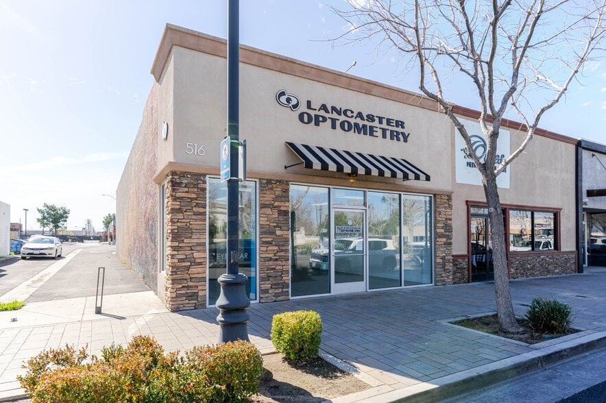 More Photos Of 516 W Lancaster Blvd, Lancaster Storefront For Lease