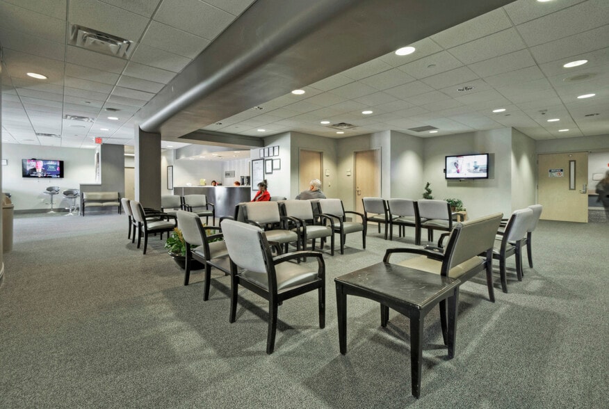 More Photos Of 3003 Bee Caves Rd, Rollingwood Hospital For Sale