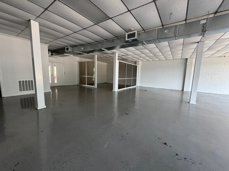 More Photos Of 303 Clinton Blvd, Clinton Storefront For Sale