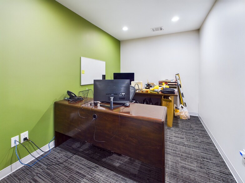 More Photos Of 1407 W University Dr, McKinney Medical For Sale