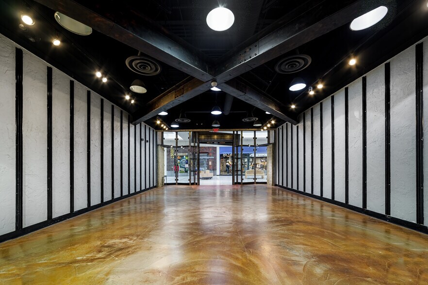 More Photos Of 2209 Richland Mall, Mansfield Unknown For Sale