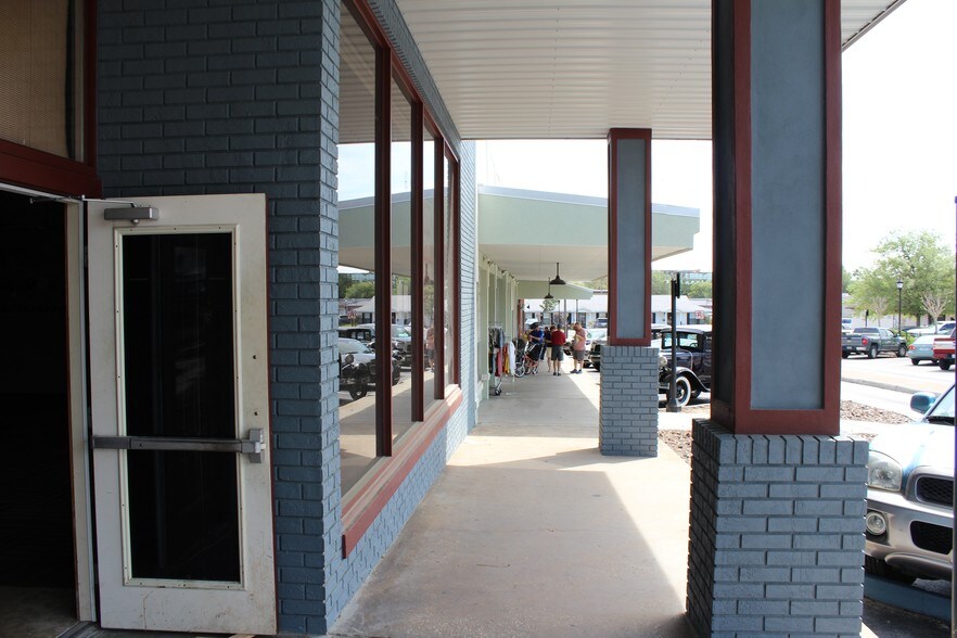 More Photos Of 200 W Tompkins St, Inverness General Retail For Lease