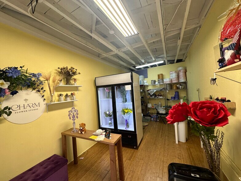 More Photos Of 6727-6733 Hollywood Blvd, Los Angeles Freestanding For Lease