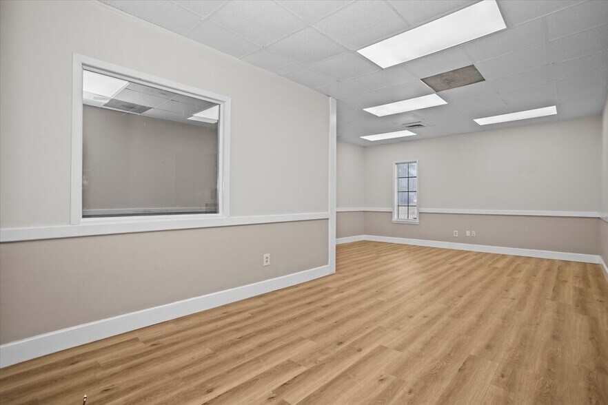 More Photos Of 3213 S Medford Dr, Lufkin Medical For Lease